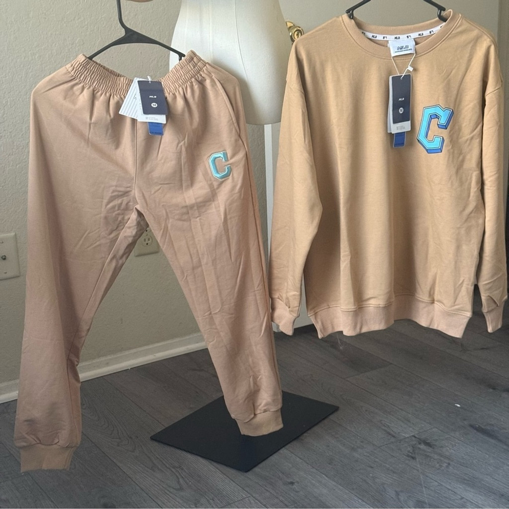 NWT MLB CLEVELAND GUARDIANS MEDIUM SIZE JOGGER SET